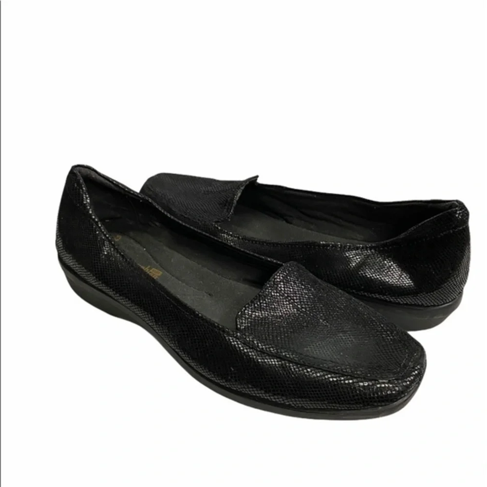 CLARKS | loafers black leather cushion 9.5 - Picture 1 of 7